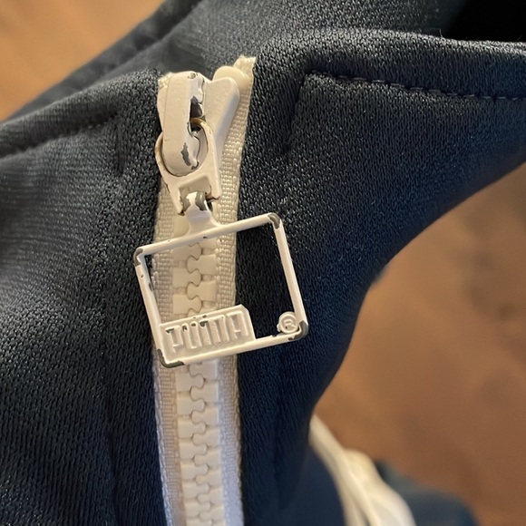 Puma men’s zip-up size medium - Picture 8 of 8